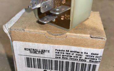 Porsche-944-1986-white-6