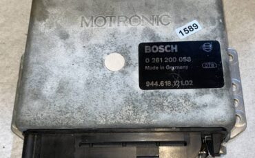 Porsche-944-1986-white-7