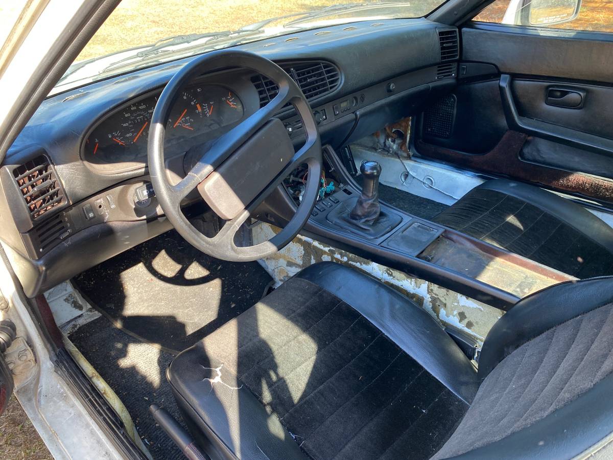 Porsche-944-1986-white-8