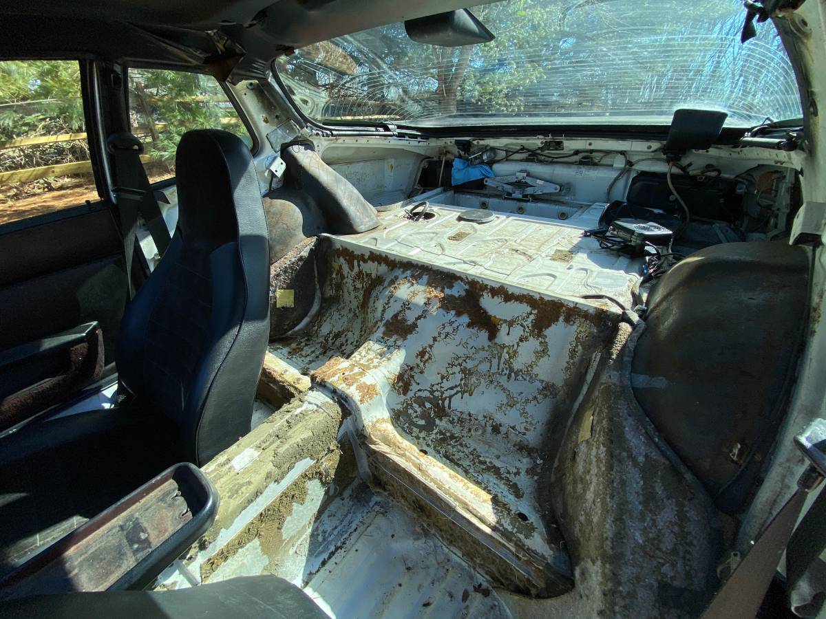 Porsche-944-1986-white-9