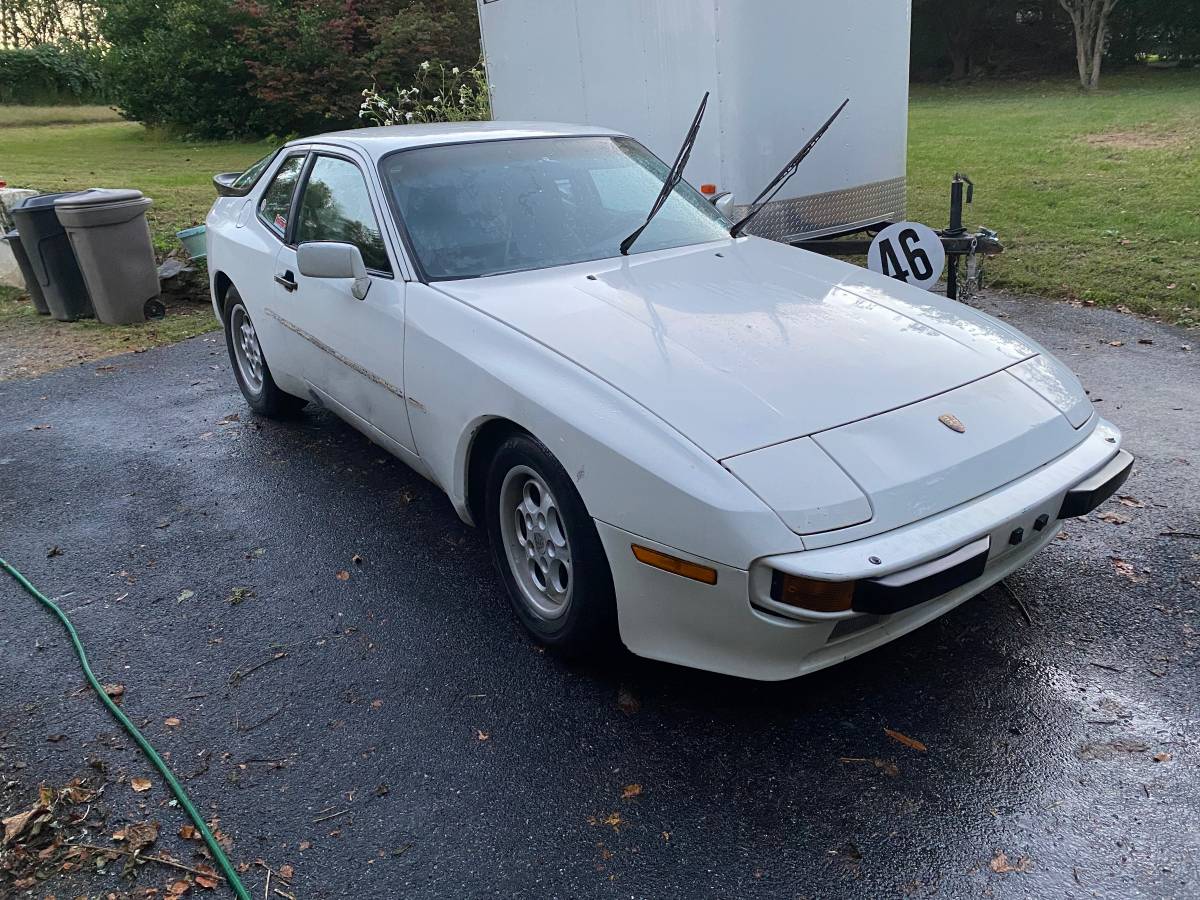 Porsche-944-1986-white