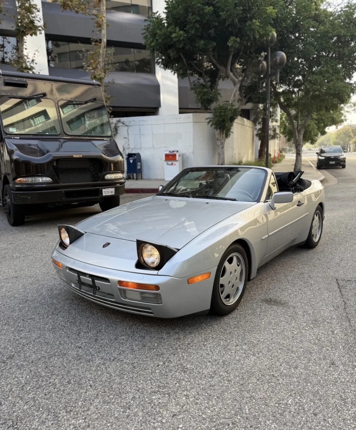 Porsche-944-1990-Silver-Black-1