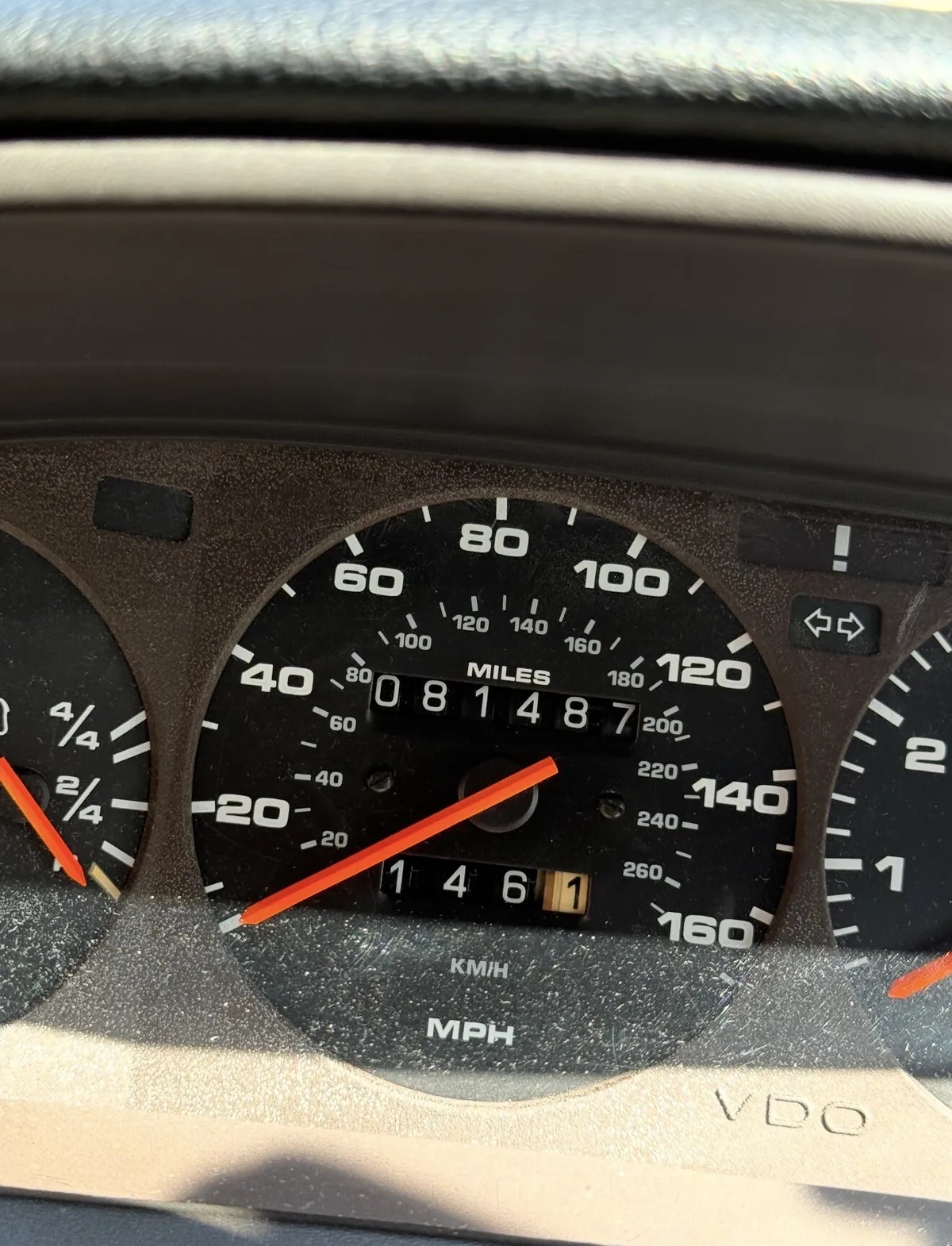 Porsche-944-1990-Silver-Black-11