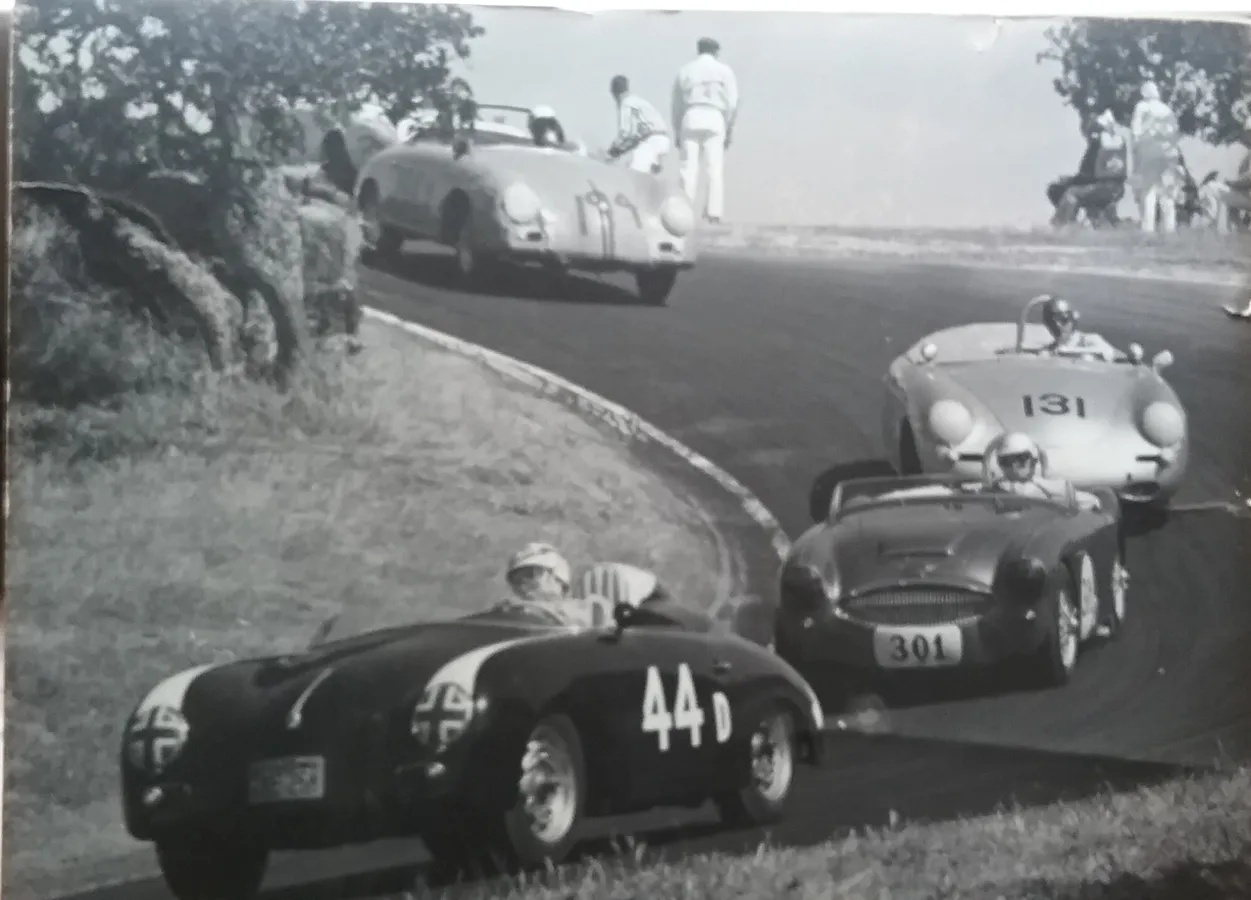 Porsche-Carrera-gt-1958-4