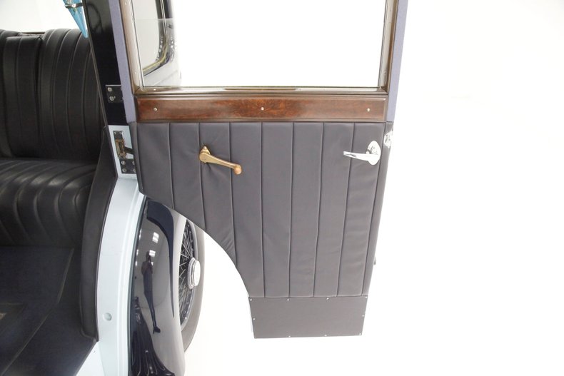 Rolls-royce-2025-1935-Dark-Blue-Black-38