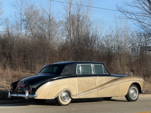 Rolls-royce-Phantom-v-1960-Black-over-beige-Tan-1