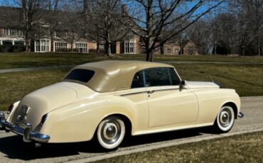 Rolls-royce-Silver-cloud-ii-1962-Yellow-Tan-4