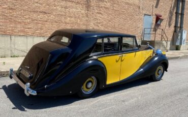 Rolls-royce-Silver-wraith-1951-Yellow-BlackBrown-2
