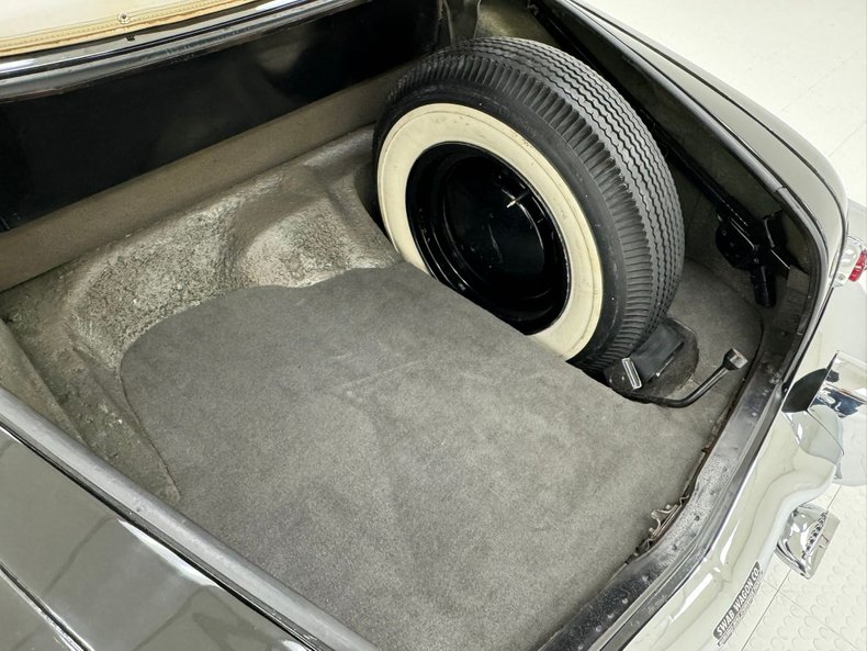 Studebaker-Commander-1949-Black-Oxblood-14