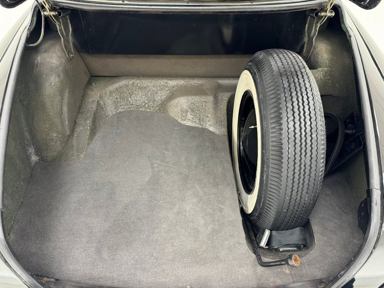 Studebaker-Commander-1949-Black-Oxblood-15