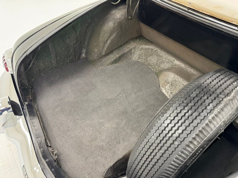 Studebaker-Commander-1949-Black-Oxblood-16