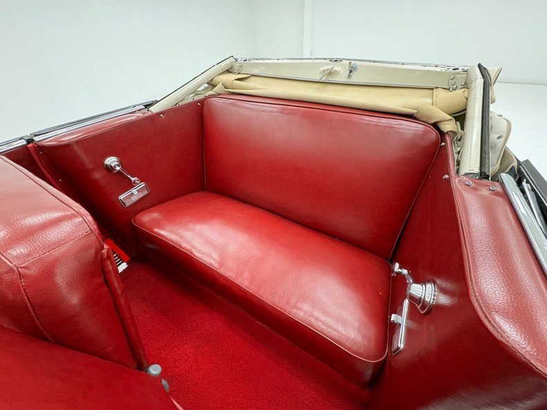 Studebaker-Commander-1949-Black-Oxblood-26