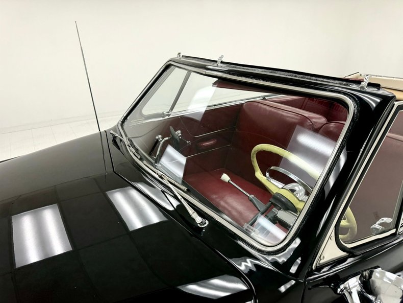 Studebaker-Commander-1949-Black-Oxblood-28