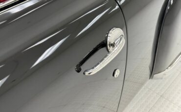 Studebaker-Commander-1949-Black-Oxblood-31