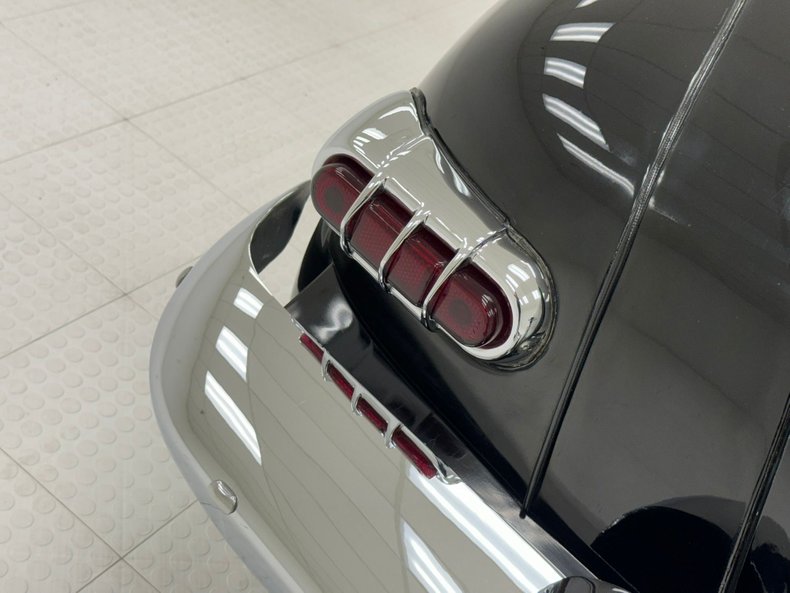 Studebaker-Commander-1949-Black-Oxblood-36