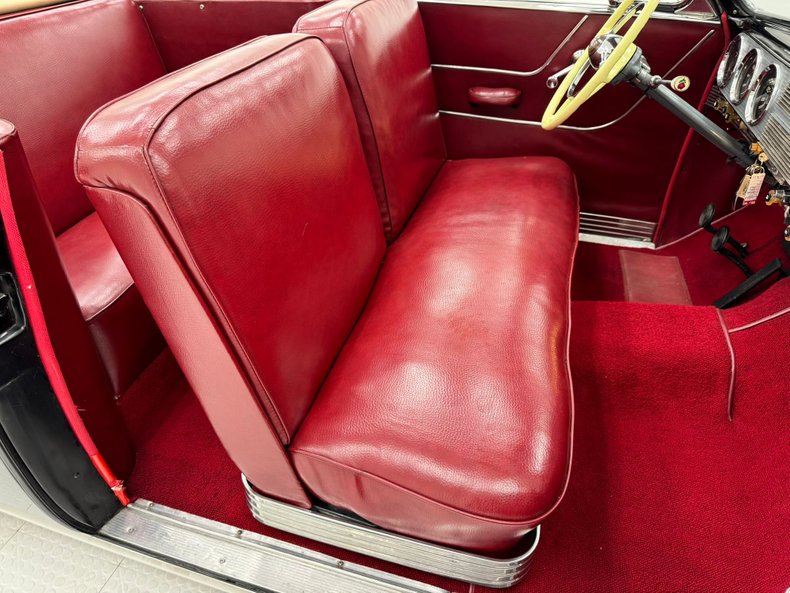 Studebaker-Commander-1949-Black-Oxblood-40