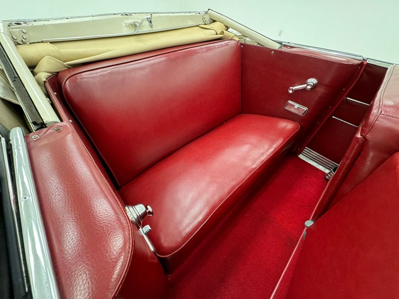 Studebaker-Commander-1949-Black-Oxblood-42