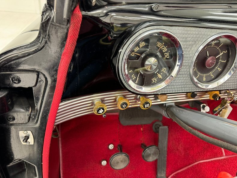 Studebaker-Commander-1949-Black-Oxblood-45