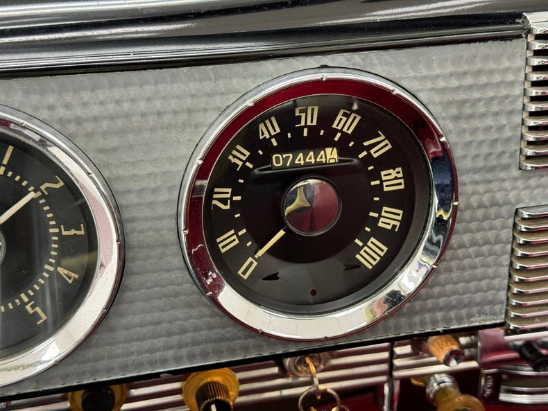 Studebaker-Commander-1949-Black-Oxblood-46