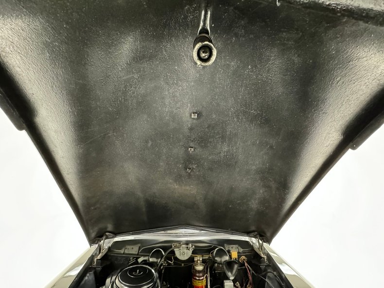 Studebaker-Commander-1949-Black-Oxblood-9