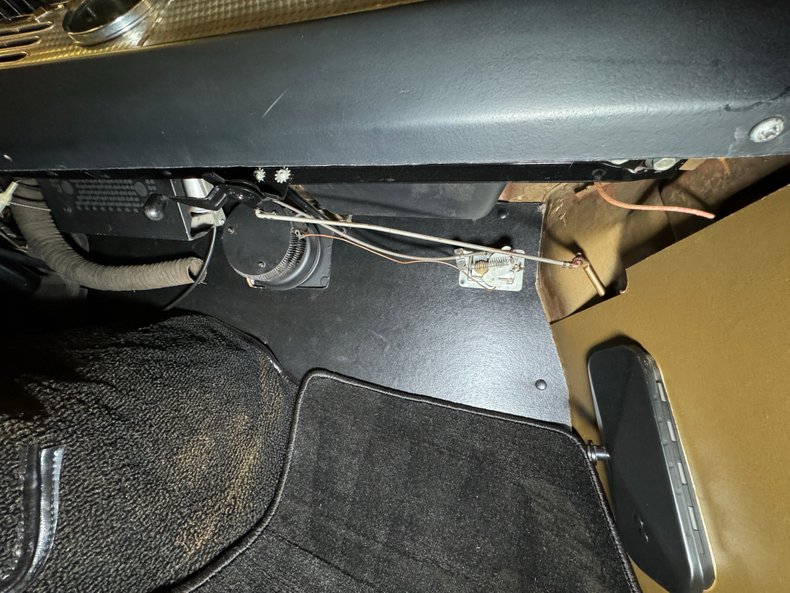 Studebaker-Golden-hawk-1957-Tiara-Gold-Gold-10