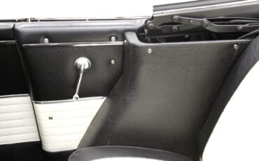 Studebaker-Other-1962-White-Black-ampamp-White-44