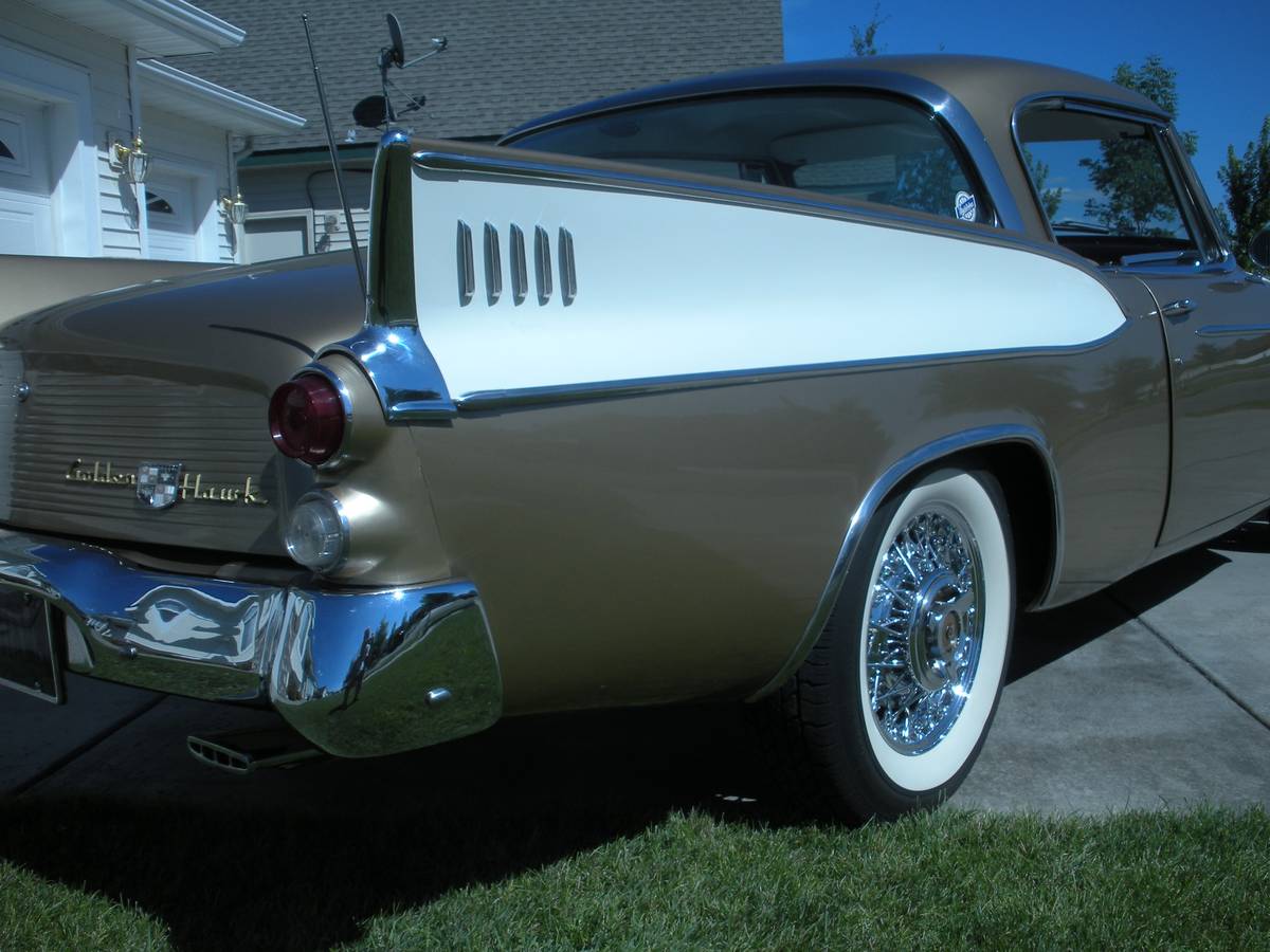 Studebaker-golden-hawk-1957-2