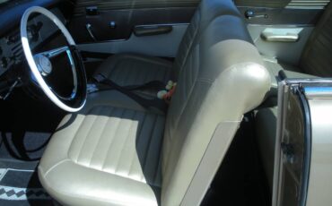 Studebaker-golden-hawk-1957-3