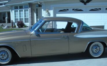 Studebaker-golden-hawk-1957