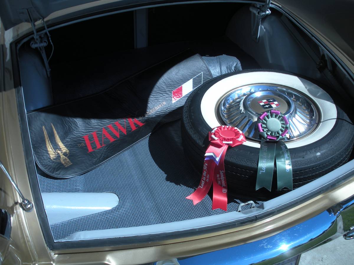 Studebaker-golden-hawk-1957-4