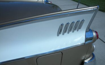 Studebaker-golden-hawk-1957-8