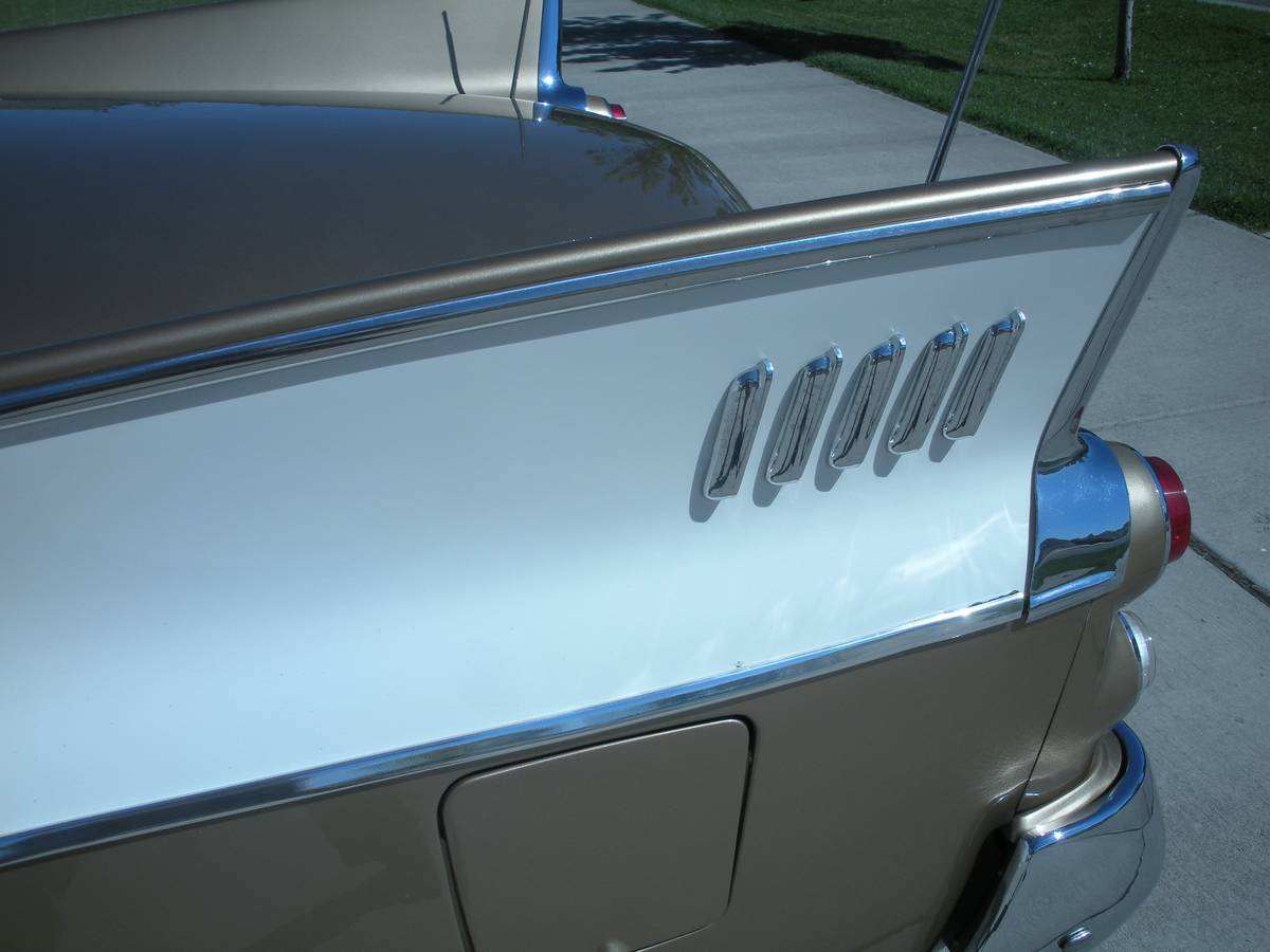 Studebaker-golden-hawk-1957-8