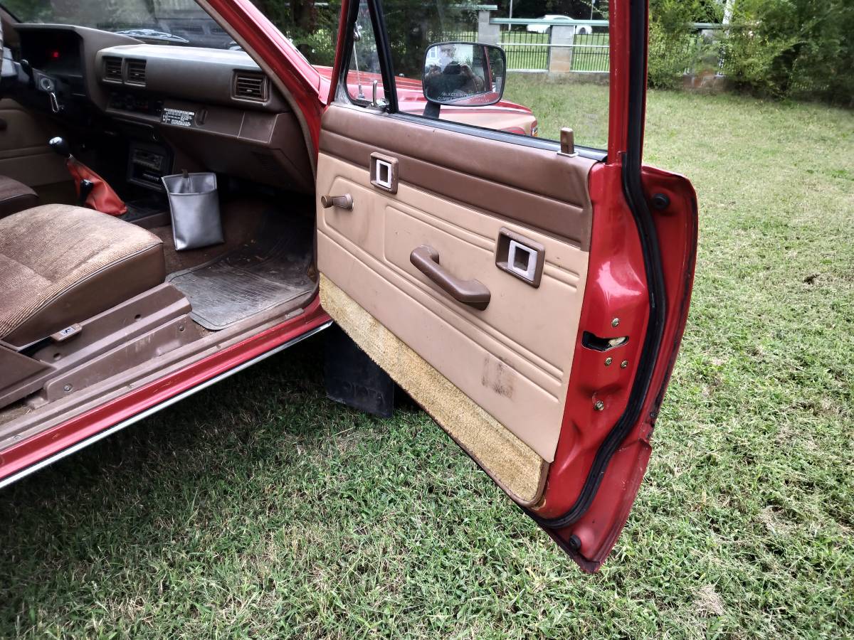 Toyota-4runner-1986-red-14