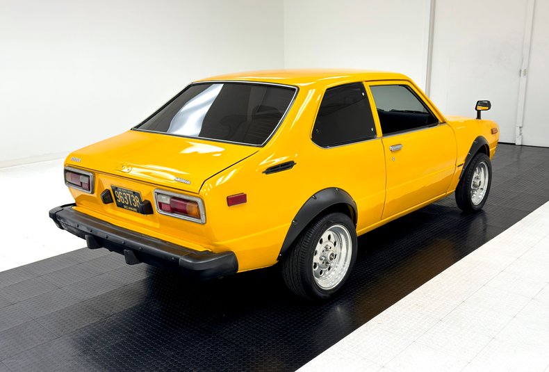 Toyota-Corolla-1978-Chrome-Yellow-Black-1