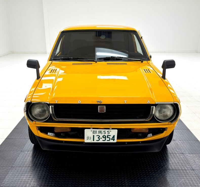 Toyota-Corolla-1978-Chrome-Yellow-Black-13