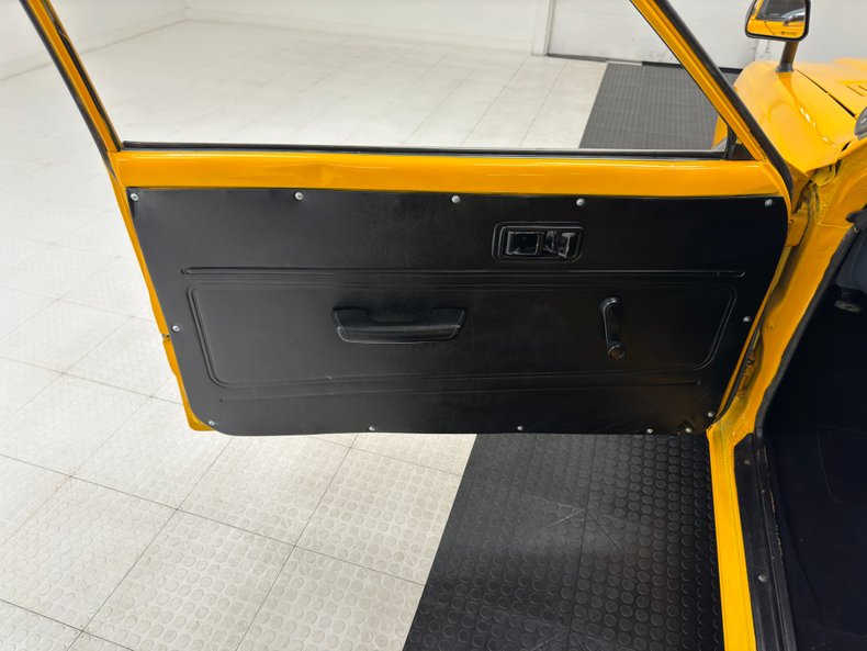 Toyota-Corolla-1978-Chrome-Yellow-Black-45