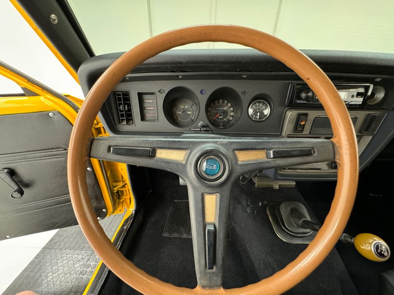 Toyota-Corolla-1978-Chrome-Yellow-Black-49