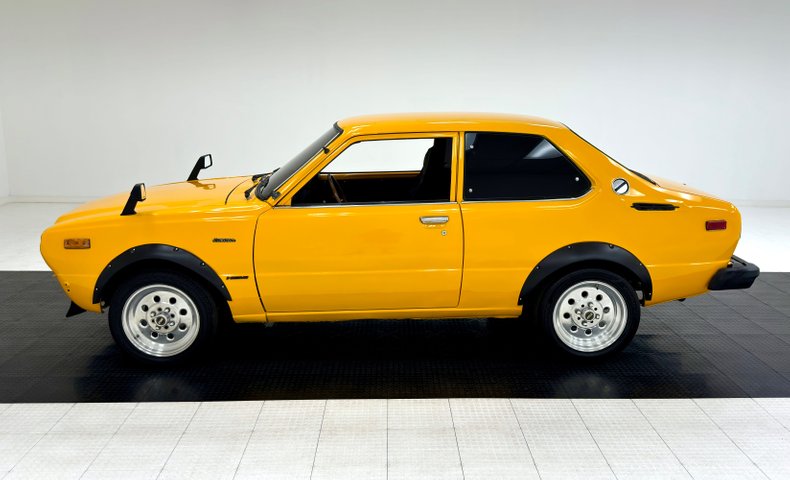 Toyota-Corolla-1978-Chrome-Yellow-Black
