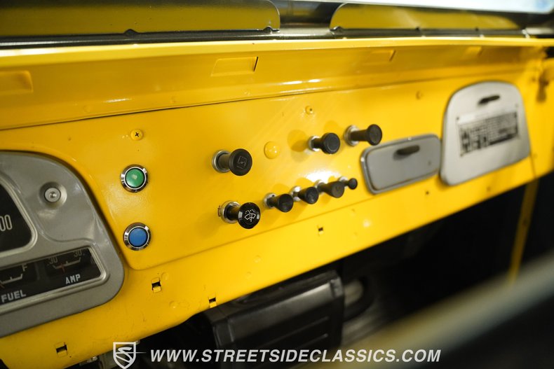 Toyota-Fj-cruiser-1970-Yellow-Tan-12