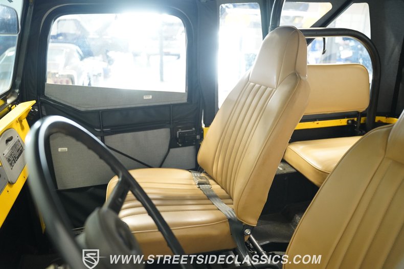 Toyota-Fj-cruiser-1970-Yellow-Tan-14