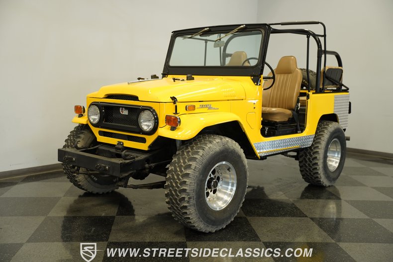 Toyota-Fj-cruiser-1970-Yellow-Tan-15