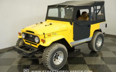Toyota-Fj-cruiser-1970-Yellow-Tan-16