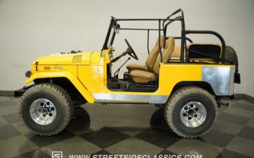 Toyota-Fj-cruiser-1970-Yellow-Tan-22