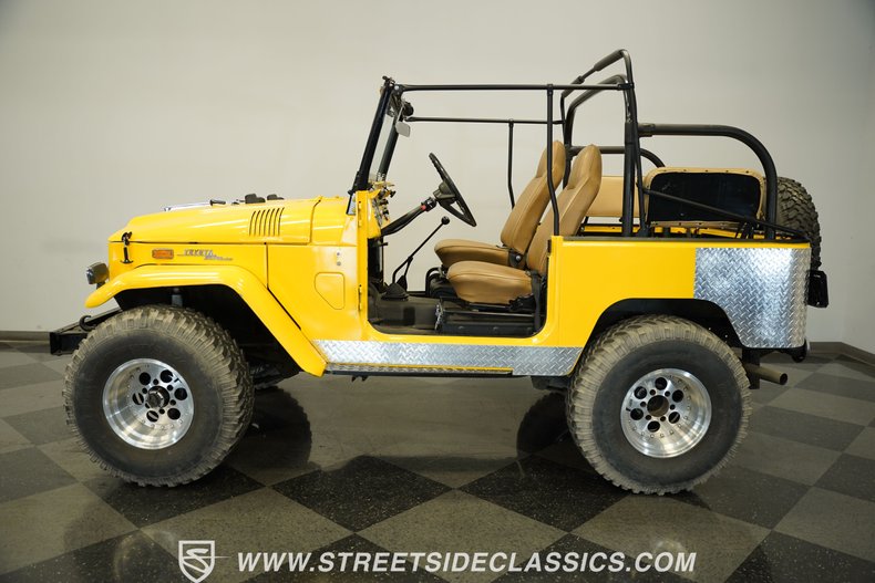 Toyota-Fj-cruiser-1970-Yellow-Tan-22