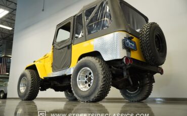 Toyota-Fj-cruiser-1970-Yellow-Tan-24