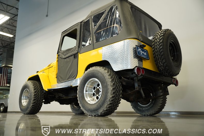 Toyota-Fj-cruiser-1970-Yellow-Tan-24