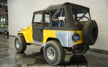 Toyota-Fj-cruiser-1970-Yellow-Tan-25