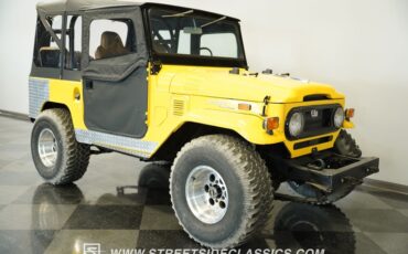 Toyota-Fj-cruiser-1970-Yellow-Tan-29