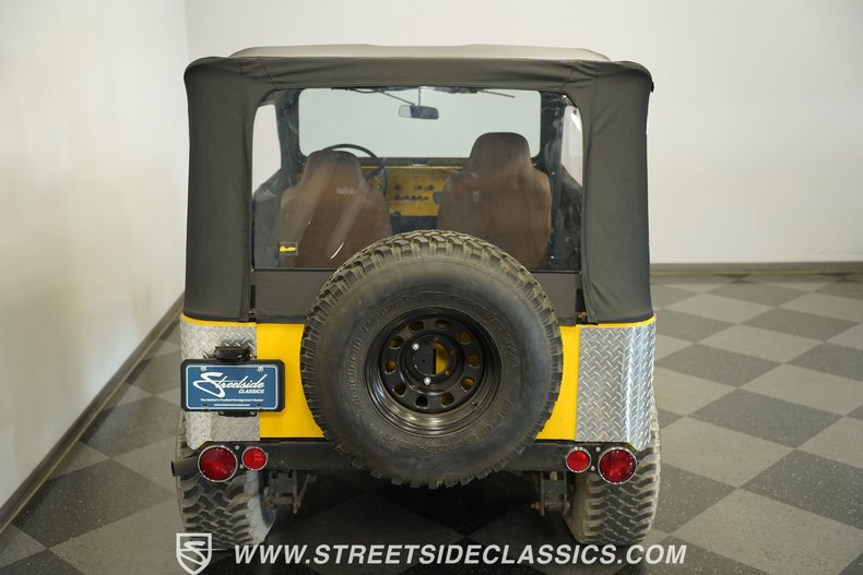 Toyota-Fj-cruiser-1970-Yellow-Tan-34