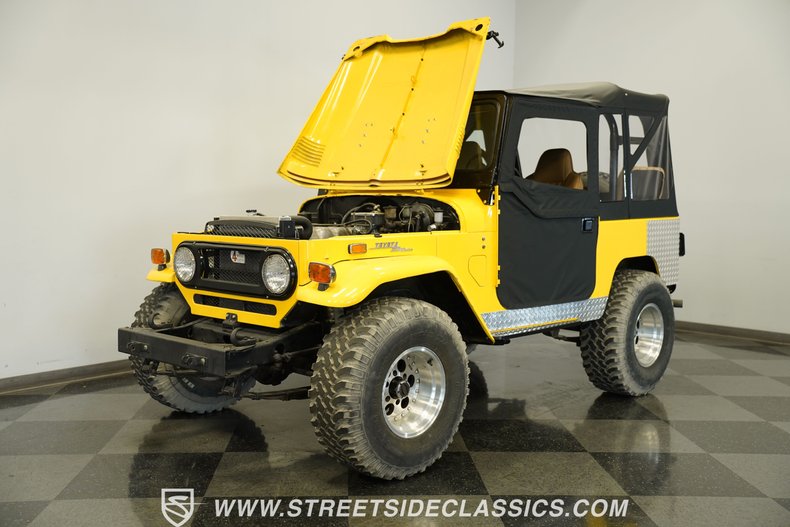 Toyota-Fj-cruiser-1970-Yellow-Tan-36